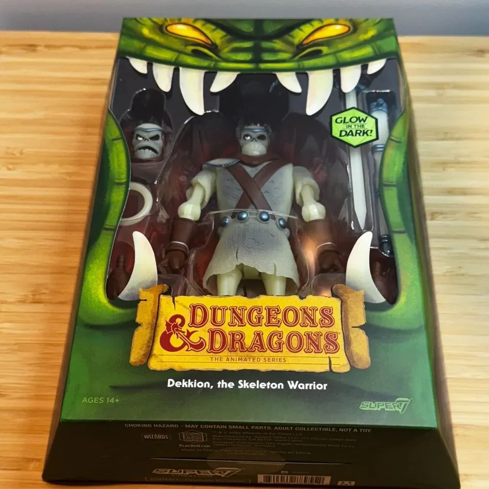 Dungeons & Dragons Ultimates Dekkiion Skeleton Warrior Glow Figure Super 7 NEW